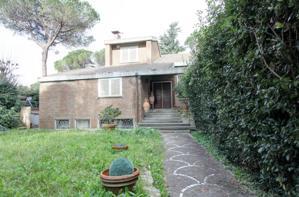 Vigna Clara Via Cassia Antica villa in vendita 8/10